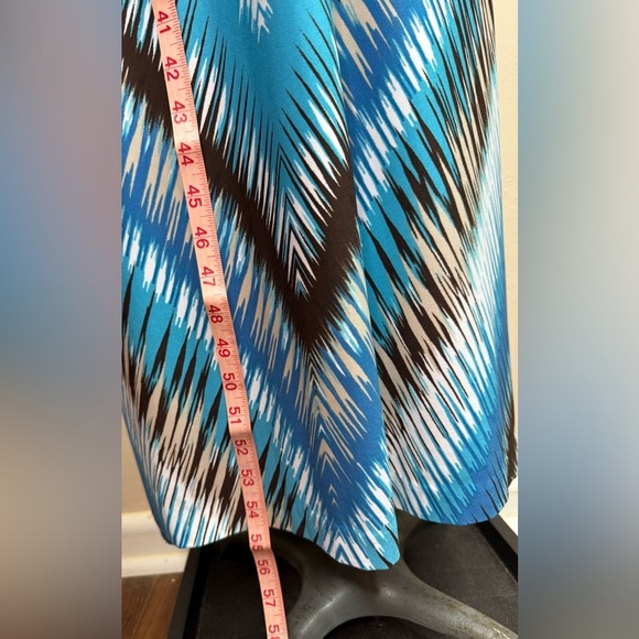 Chico’s Blue Beige Multi Chevron Stripe Sleeveless Maxi Jersey Dress Sz Medium - Picture 8 of 8